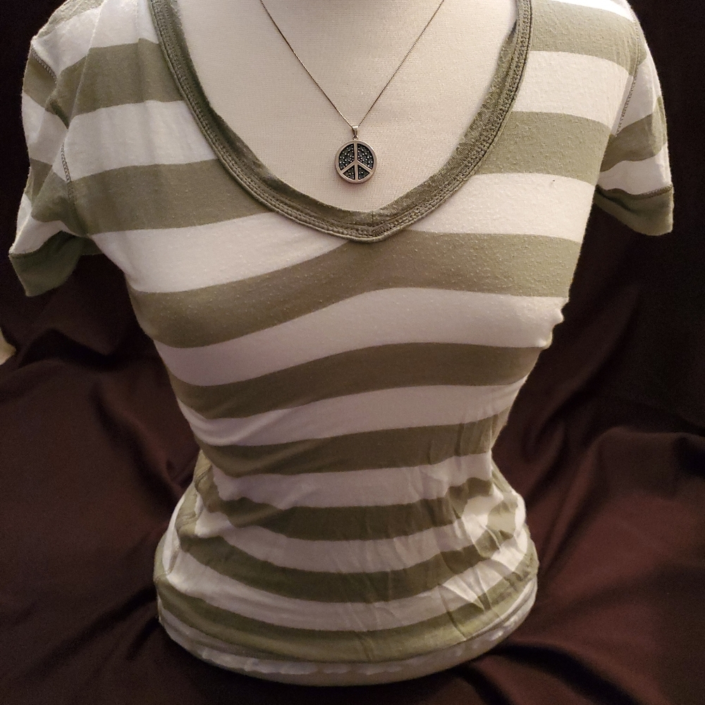 NEW➡️Womens Abercrombie and Fitch Shirt